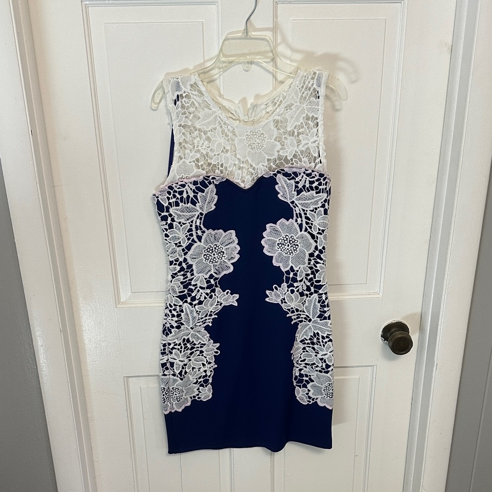 VENUS Navy and White Floral Lace Mini Dress